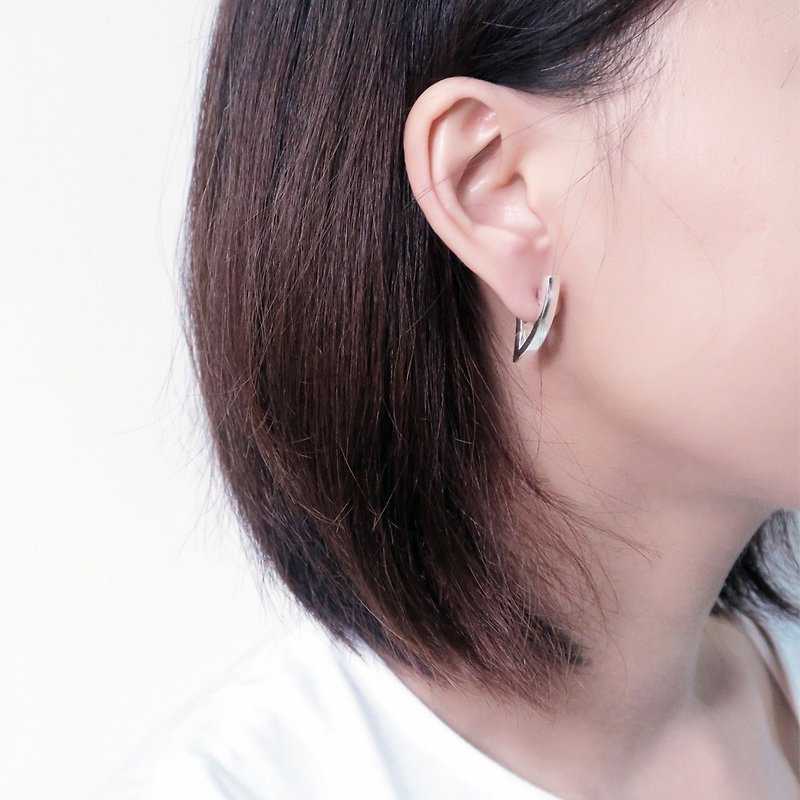 Square line V-shaped (large) easy button sterling silver earrings-ART64 - ต่างหู - เงินแท้ สีเงิน