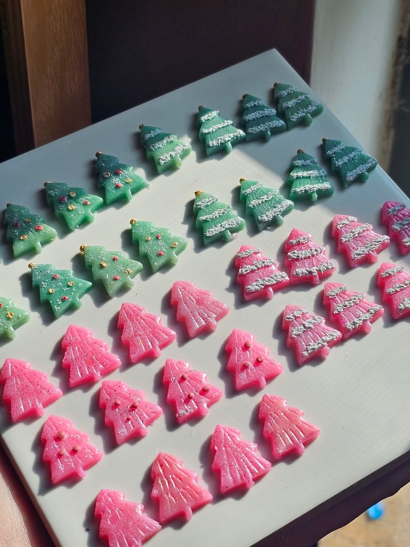 Pink Christmas Trees earrings - ต่างหู - ดินเผา สึชมพู