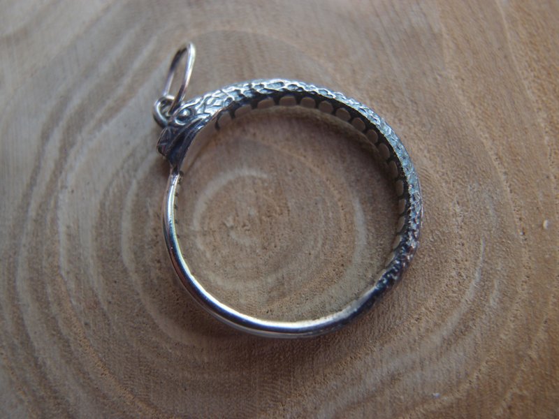 Ouroboros Sterling Silver Snake pendant necklace - Necklaces - Sterling Silver Silver