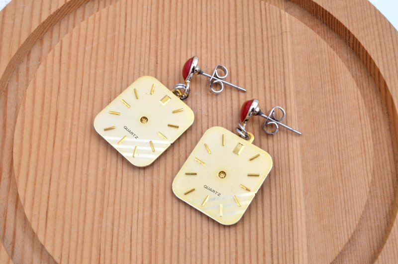 金色配水鑽方型古董錶面耳環  Golden Vintage Dial Earrings - 耳環/耳夾/耳骨夾 - 其他金屬 金色