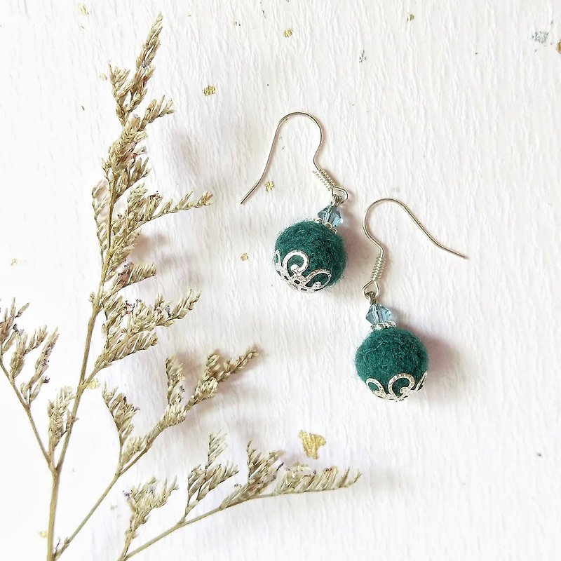 Lonely Swarovski crystal hand-made wool felt earrings can be changed to Clip-On - Earrings & Clip-ons - Wool Green