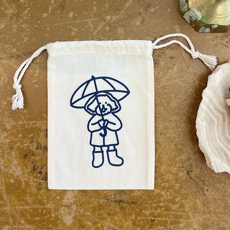 Rainy day Screen Printed Drawstring pouch - กระเป๋าเครื่องสำอาง - ผ้าฝ้าย/ผ้าลินิน สีน้ำเงิน