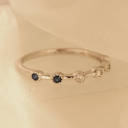 IRIZA Jewellery 18K金藍寶石和鑽石小米戒指 18K Gold Blue Sapphire and Diamond