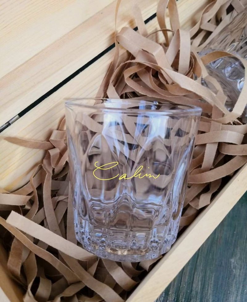 New water chestnut exquisite pair of cups with engraved bottom log gift box original price 2560 special price 1880 - แก้ว - แก้ว 