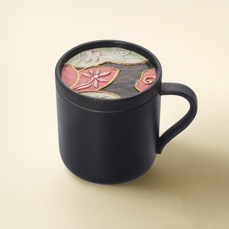 陸寶LOHAS 刺繡 隨心杯 馬克杯 一杯一蓋 400ML 泡茶杯 - 茶壺/茶杯/茶具 - 陶 黑色