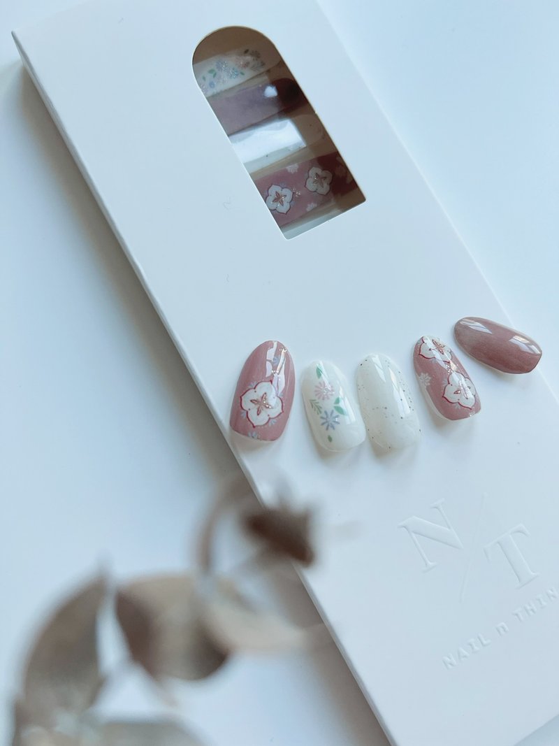 Palace Press On Nails - ยาทาเล็บ - สี สึชมพู