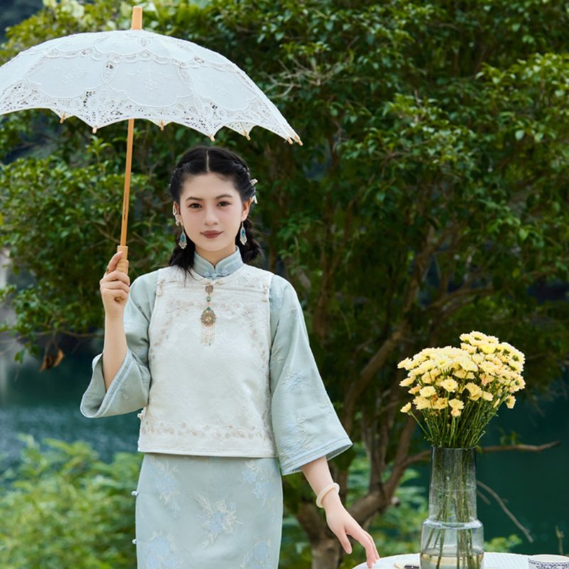 [Jade Porcelain] Neo-Chinese Retro / Ancient Method Double-Lapel Da Xiù / Brocade Qipao - กี่เพ้า - วัสดุอื่นๆ สีเขียว