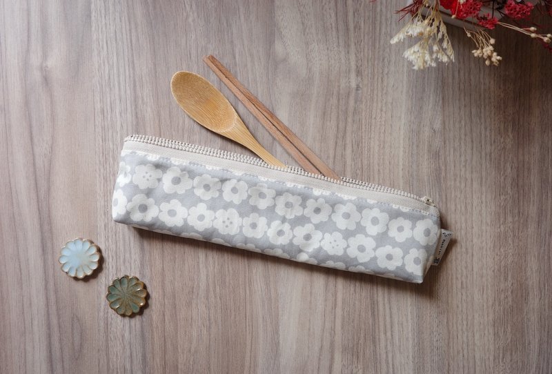 Gray flower arrangement station - cutlery bag environmentally friendly cutlery bag | Haibai handmade - อื่นๆ - ผ้าฝ้าย/ผ้าลินิน 