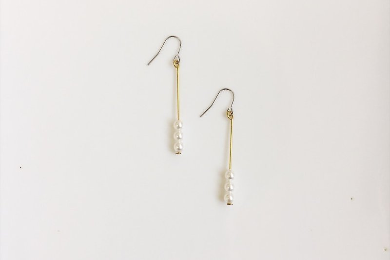 123mini simple Swarovski crystal pearl earrings - ต่างหู - เครื่องเพชรพลอย ขาว