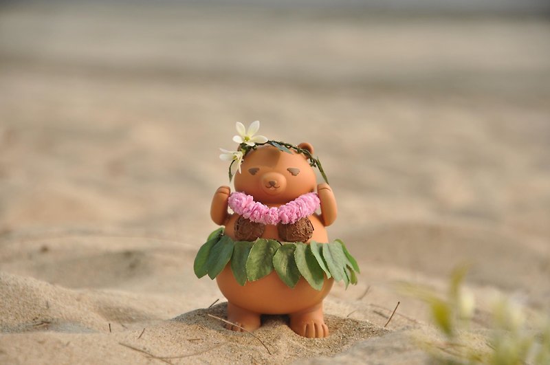 Stretching Hawaii bear figure - Stuffed Dolls & Figurines - Plastic Multicolor