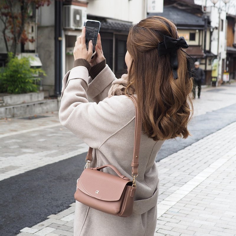 Megan (Tea rose):  Crossbody bag, Cow leather, Light weight, Mini bag, Nude pink - 手提包/手提袋 - 真皮 粉紅色