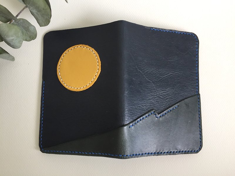 月光の海のパスポートホルダー_革の手縫いの手工芸品のパスポートホルダー - パスポートケース - 革 ブルー