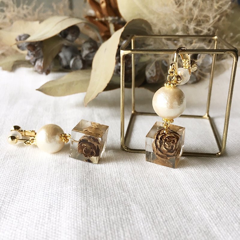 Elegant · earrings of gold · tama rack corn / earrings - Earrings & Clip-ons - Resin Gold