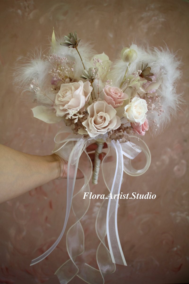 Flora.Artist.Studio bridal bouquet, bridesmaid bouquet, flower girl hand holding flower, Korean style hand bouquet - Dried Flowers & Bouquets - Polyester Pink