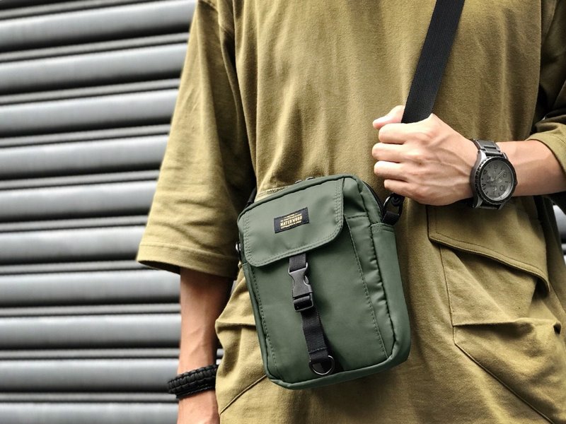大地色系 Matchwood Pacer Pouch 防潑水 旅行小包 隨身包 側背 - 側背包/斜背包 - 防水材質 黑色