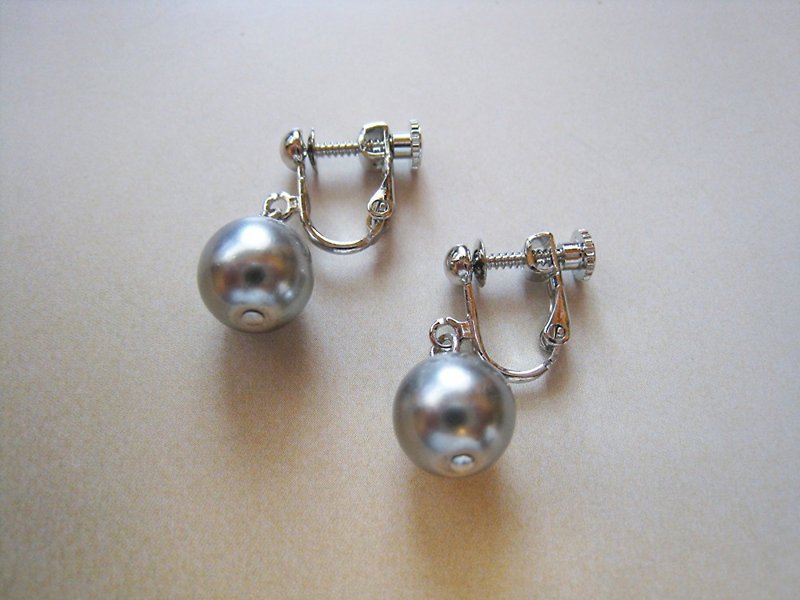 Silky Pearl Earrings / 10mm : Gray Bridal* - 耳環/耳夾 - 珍珠 灰色