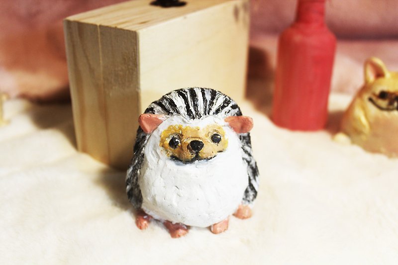 Hand pinch fat hedgehog / 6,5 cm high / big only version - Items for Display - Plastic 