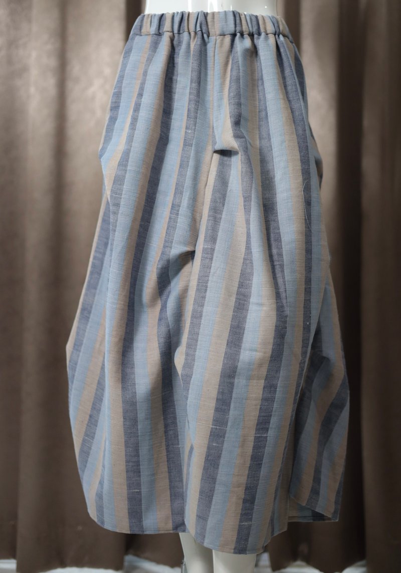 Loom & Leaf - Artisanal Tuck Skirt - 裙子/長裙 - 棉．麻 藍色