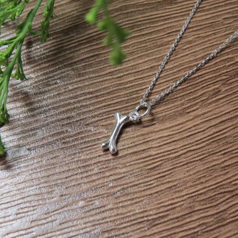 Small Fresh Series/ Mini Dog Bone Necklace/ 925 Silver/ Silver, Leather Rope - สร้อยคอ - วัสดุอื่นๆ สีเงิน