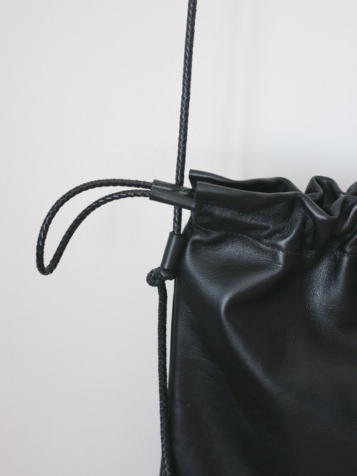 手作りの黒本革巾着袋 - ショップ MouMou Leather Craft