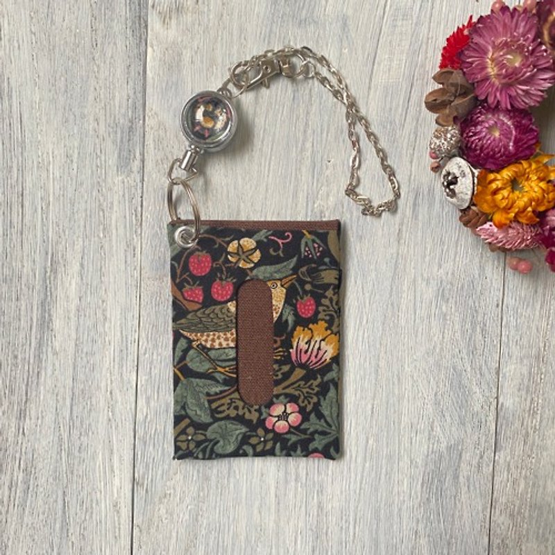 Simple pass case with convenient reel key (Strawberry Thief William Morris) - ที่ใส่บัตรคล้องคอ - ผ้าฝ้าย/ผ้าลินิน 