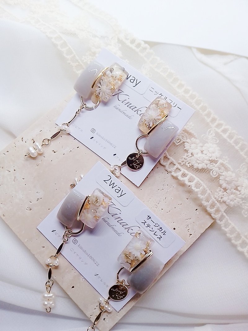 2way square gypsophila and pearl Clip-On gray - ต่างหู - เรซิน สีเทา