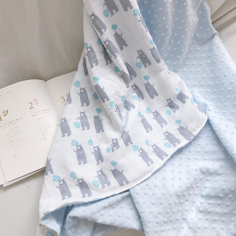 Gray-blue polar bear Korean double-weight yarn hand-soothed peas blanket Mi Yue gift box - ผ้าปูที่นอน - ผ้าฝ้าย/ผ้าลินิน 