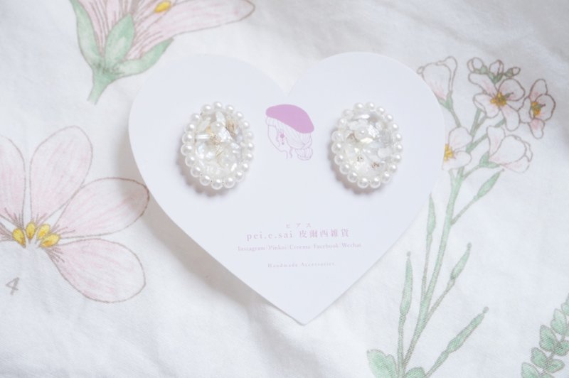 Pilsey 雑 ピアス - Sparkling Small Elliptical Earrings - Earrings & Clip-ons - Other Materials Transparent