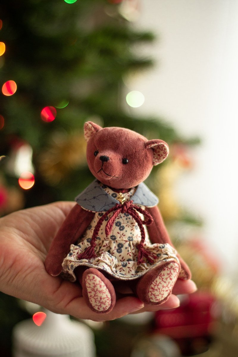 Artist bear handmade joint traditional small cute bear girl - 公仔模型 - 其他材質 紅色