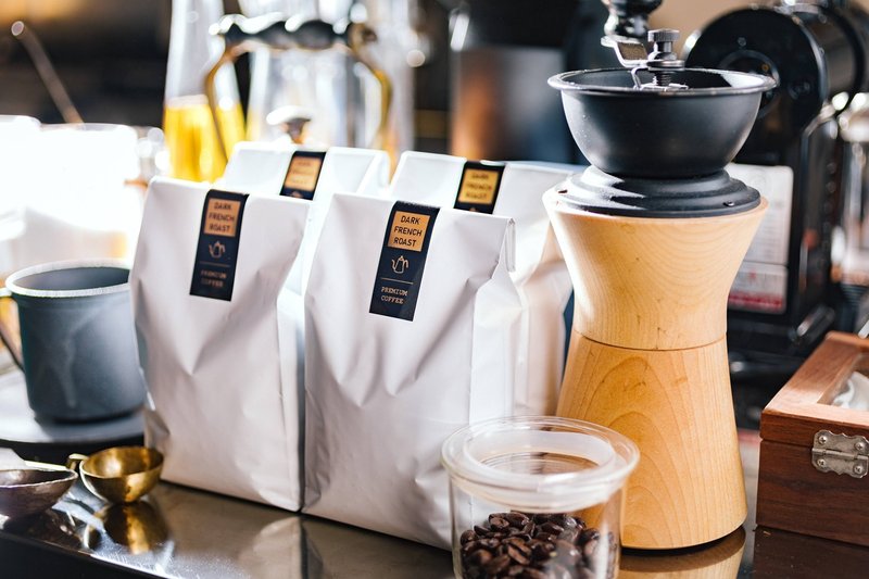 Brother TZe-354 特殊規格標籤帶 ( 24mm 黑底金字 ) - 其他 - 紙 黑色