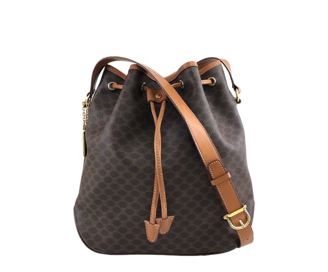 美品⭐︎CELINE ブラウンレザー チャーム 未使用CELINE ブラウンレザーチャーム - メルカリ