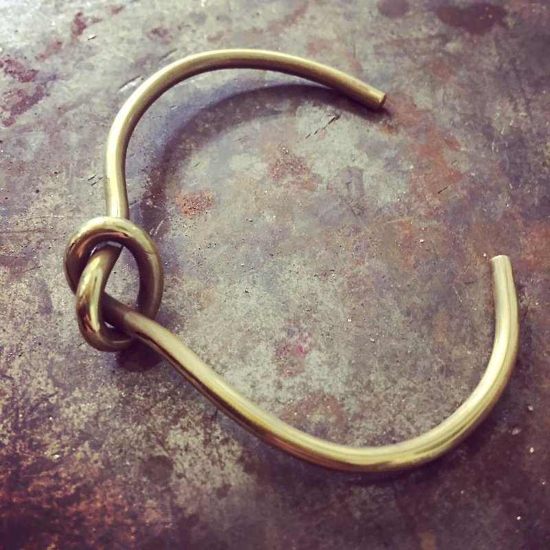 手工制作黃銅繩結手環 基本款式好搭配 - 手鍊/手環 - 其他金屬 金色