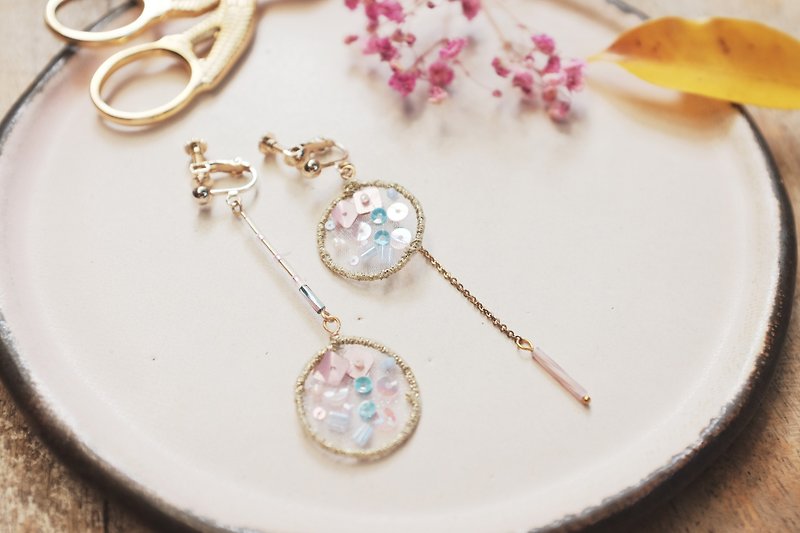618 Surprise Package Romantic Transparency Embroidered Earrings Size Two Pairs - ต่างหู - กระดาษ หลากหลายสี