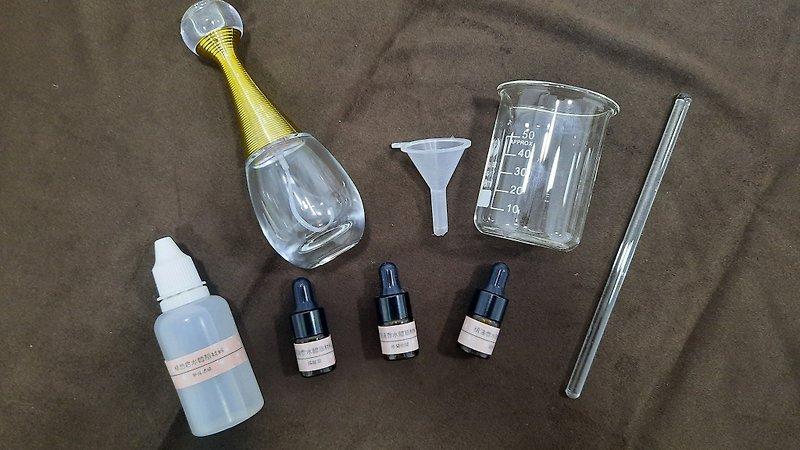 エッセンシャルオイル香水DIYマテリアルパック - キャンドル/アロマ/手作りせっけん - ガラス 
