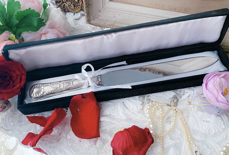 British Made 1950 Silver Long Cake Knife Pie Knife Bread Knife Wedding Cake Knife Silver Cutlery - ช้อนส้อม - เงิน 