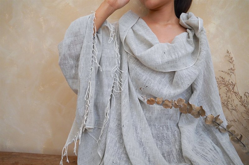 Pure and dye-free #153//Light and slightly wrinkled Linen and linen home scarves, shawls and scarves - ผ้าพันคอถัก - ผ้าฝ้าย/ผ้าลินิน ขาว