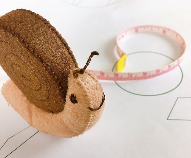 Chameleon tape measure - Shop woozywoolly Other - Pinkoi