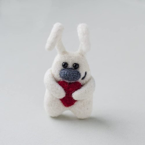 NineCarpStudio Funny Rabbit Brooch White Cute Bunny Brooches Pin Felting Heart