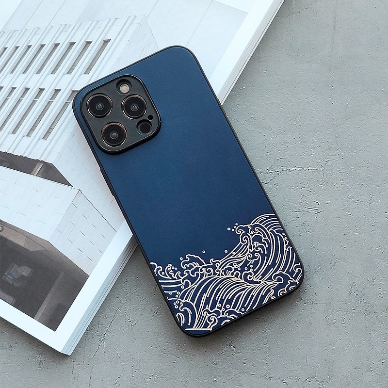 Riding the wind and waves | Mountain and sea blue iphone15promax mobile phone case 14plus leather mobile phone case 13 apple shell - เคส/ซองมือถือ - หนังแท้ สีน้ำเงิน