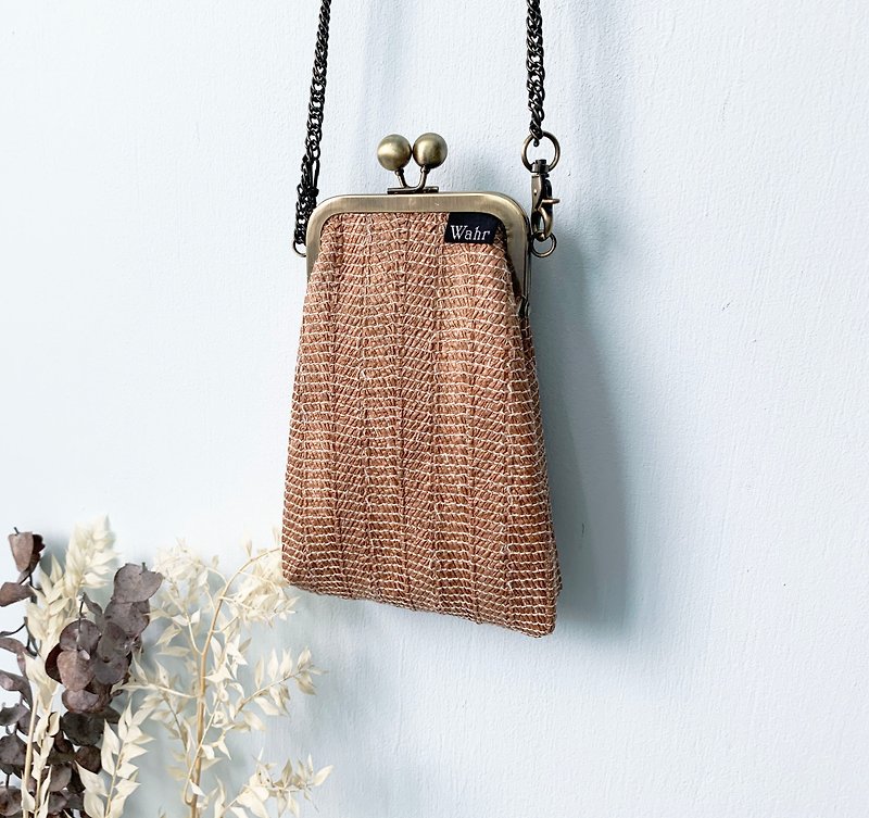 grass weave clasp frame bag/with chain/ cosmetic bag - กระเป๋าแมสเซนเจอร์ - ผ้าฝ้าย/ผ้าลินิน สีส้ม