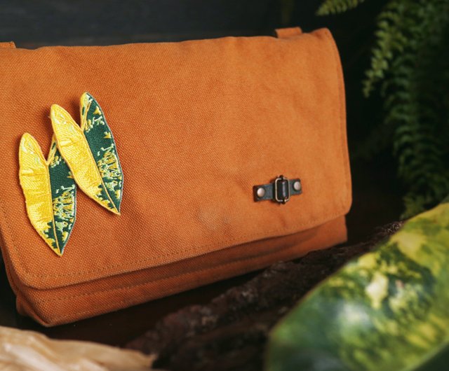フィロデンドロン ビレッティア 斑入り- 刺繍 - バッジ - ピンデザイン