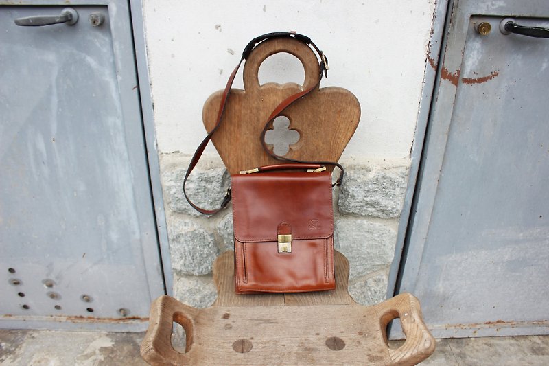 B113[Vintage皮包](義大利製)咖啡色典雅三夾層手提肩背包 - 側背包/斜孭袋 - 真皮 咖啡色