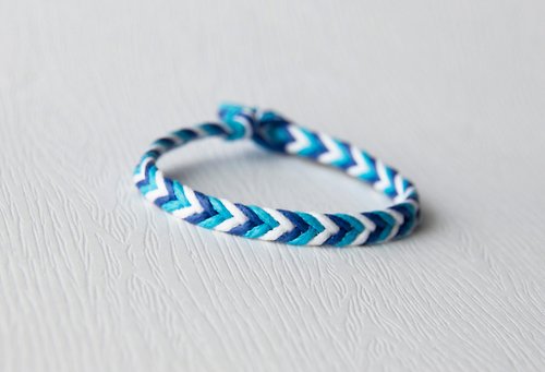 zoeshop-handmade 由淺入深-細版漸層藍 / 手工編織手環