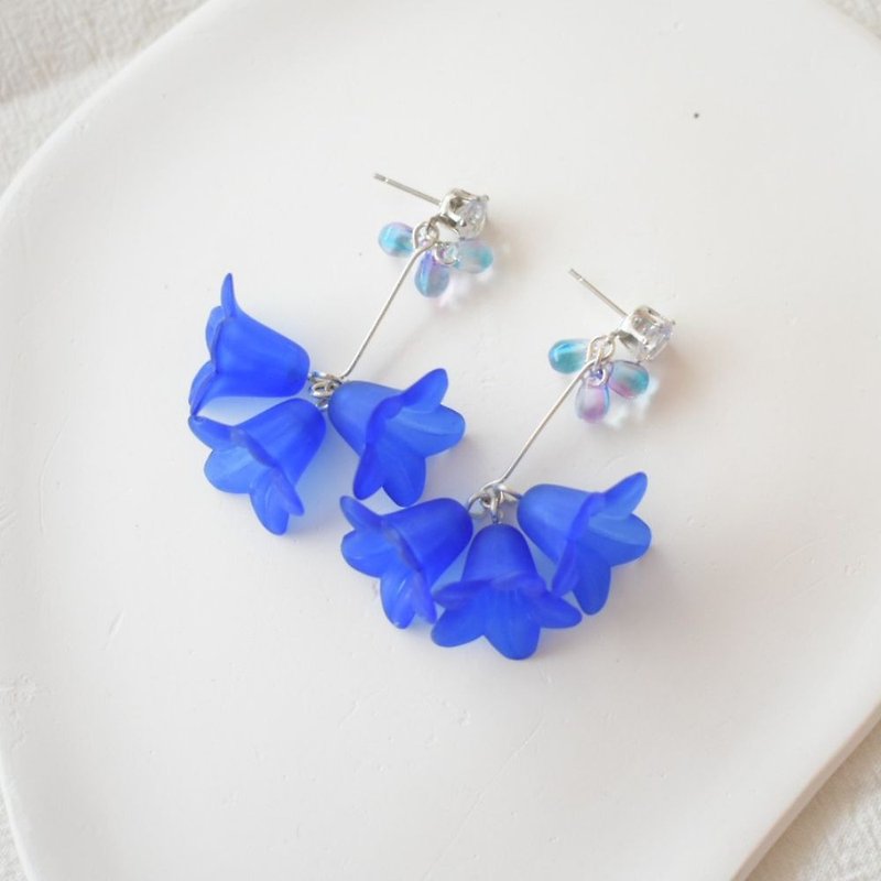 Blue flower zircon earrings - Earrings & Clip-ons - Other Materials Blue