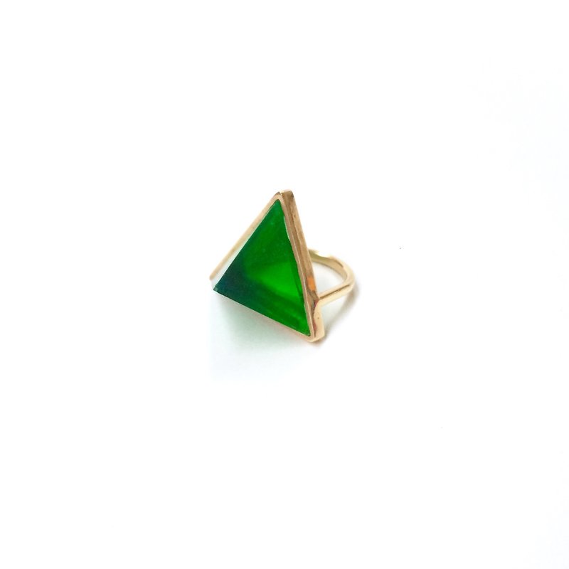 triangle ring green - แหวนทั่วไป - เรซิน สีเขียว
