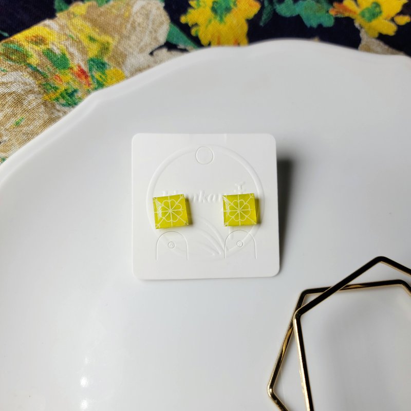 窗花敘事 爛漫黃 花磚 手繪熱縮片 耳環 - 耳環/耳夾/耳骨夾 - 不鏽鋼 黃色