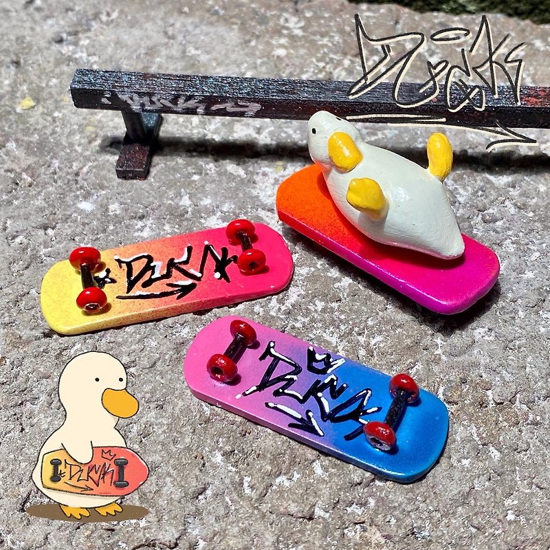Resin Keychains Multicolor - Skateboard duck