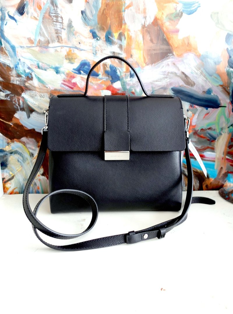 全新名牌HUGO BOSS黑色真皮牛皮方形單肩包中性手袋 高級珠寶首飾 - 側背包/斜背包 - 真皮 黑色