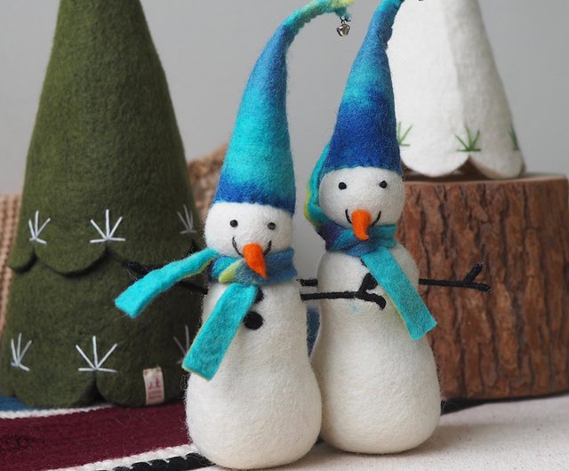 羊毛フェルトのクリスマスブルー帽子雪だるまオーナメント
