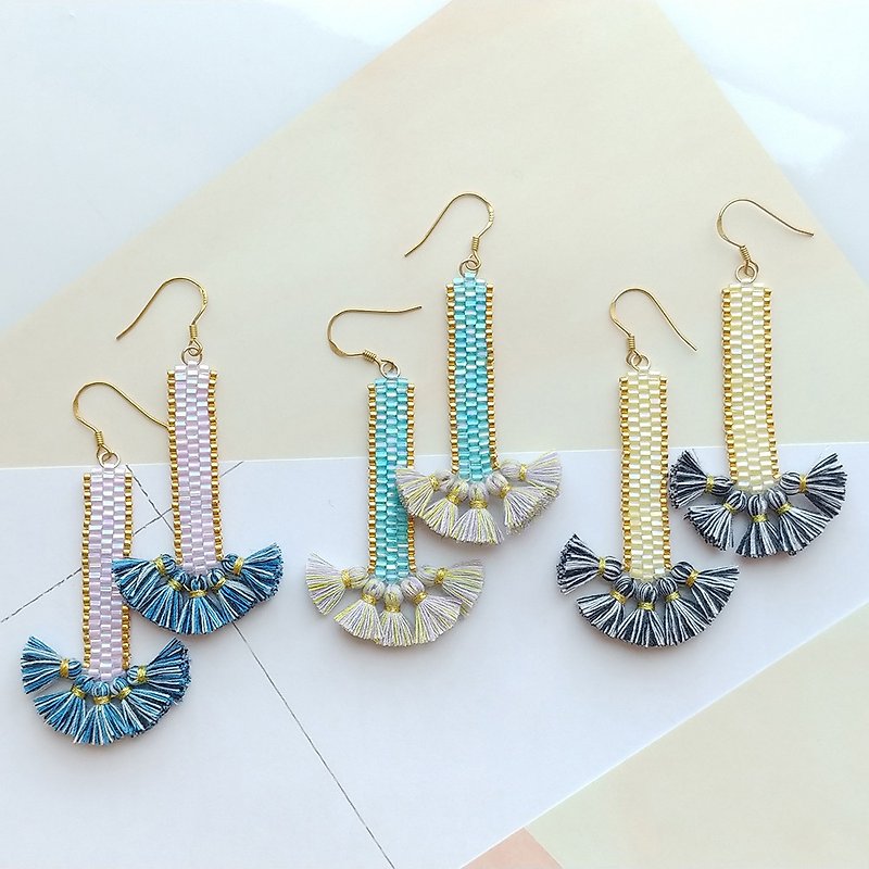 Swing Time Tassels Earrings / Bohemian Glamour - ต่างหู - วัสดุอื่นๆ หลากหลายสี